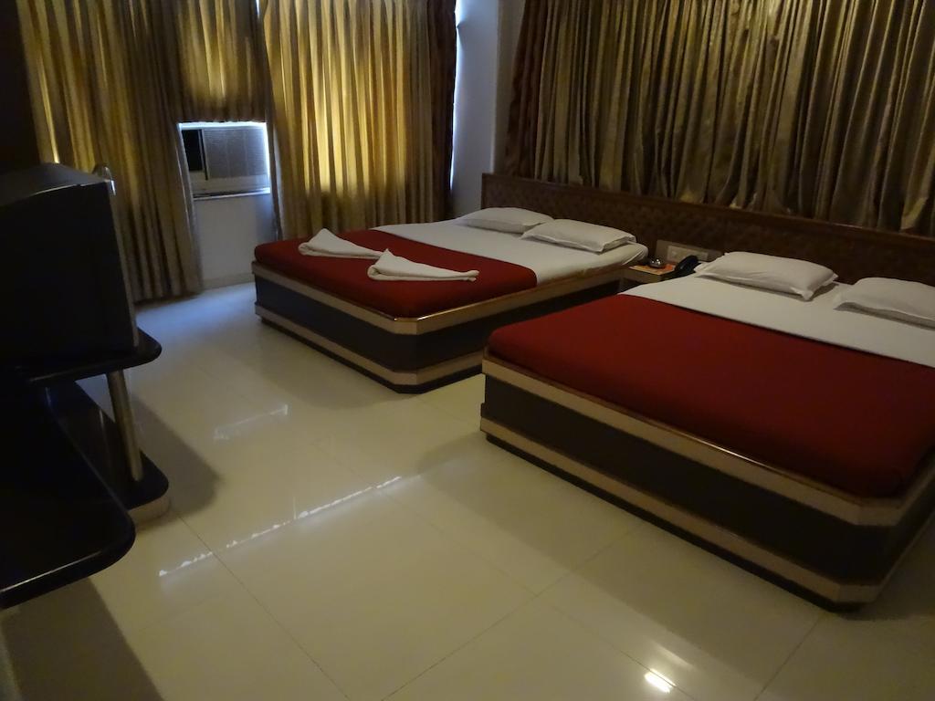 Hotel Ashwin Мумбаї Екстер'єр фото