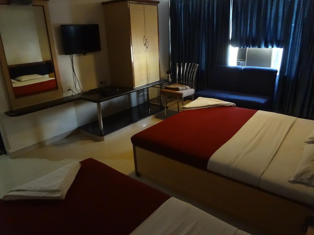 Hotel Ashwin Мумбаї Екстер'єр фото