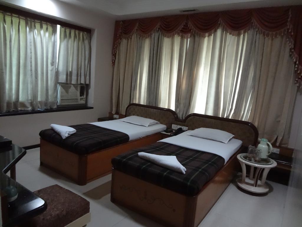 Hotel Ashwin Мумбаї Екстер'єр фото