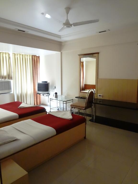 Hotel Ashwin Мумбаї Екстер'єр фото
