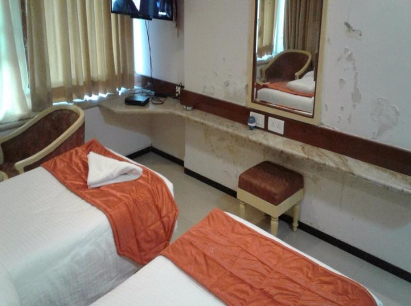 Hotel Ashwin Мумбаї Екстер'єр фото
